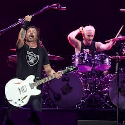 Foo Fighters zetten drummer die overleden Hawkins opvolgde na 2 jaar uit band
