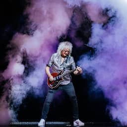 Queen-gitarist Brian May verrast met gitaarsolo bij première We Will Rock You