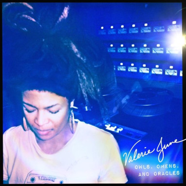 Valerie June – Owls, Omens, and Oracles