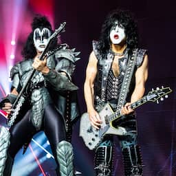 Familie overleden crewlid KISS schikt met band na aanklacht