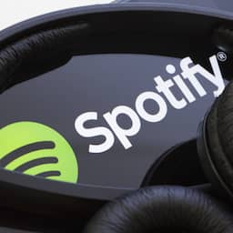 Muziek van maker anti-azc-lied verdwenen van Spotify en YouTube