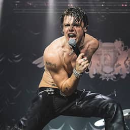 Yungblud annuleert optredens tot einde 2025 vanwege gezondheidsproblemen