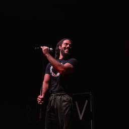 Bob Vylan sleept Ierse omroep RTÉ voor de rechter wegens smaad