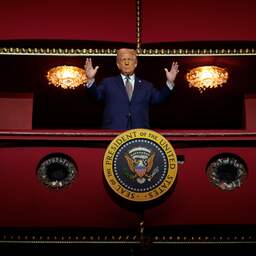 Componist Schwartz zegt gala af nu Kennedy Center ook naam van Trump draagt