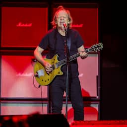 AC/DC-gitarist Stevie Young opgenomen in ziekenhuis Buenos Aires